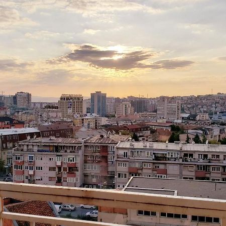 Spacious Downtown Apartment With A City View Pristina Exterior foto