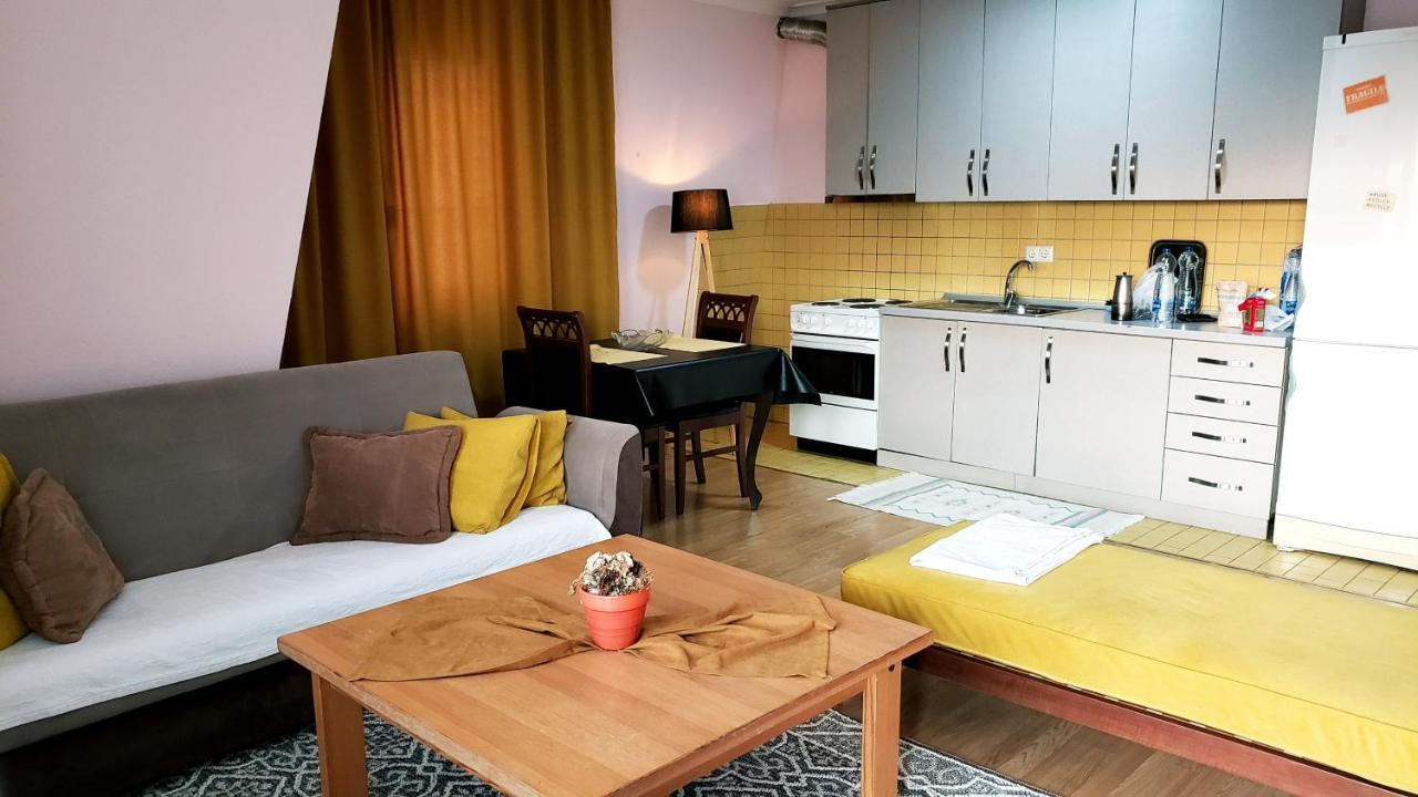 Spacious Downtown Apartment With A City View Pristina Exterior foto